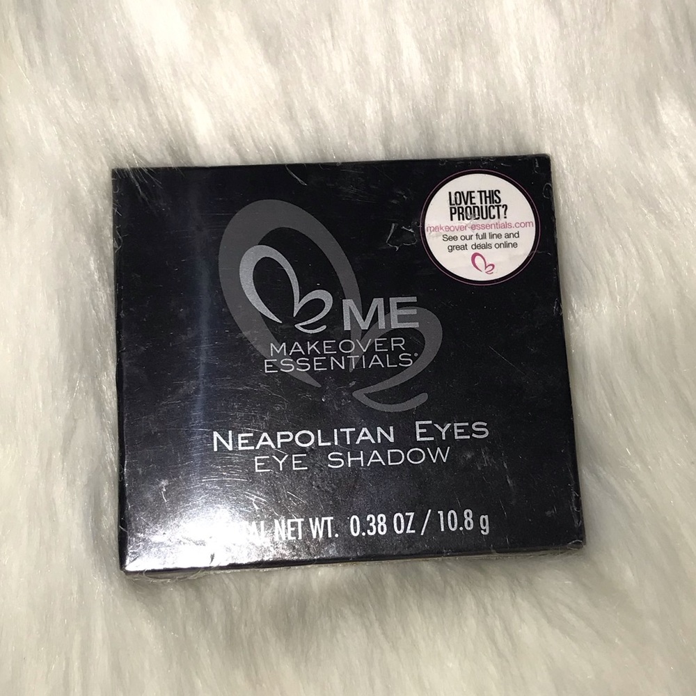 Makeover Essentials ME Neapolitan Eyes Eyeshadow